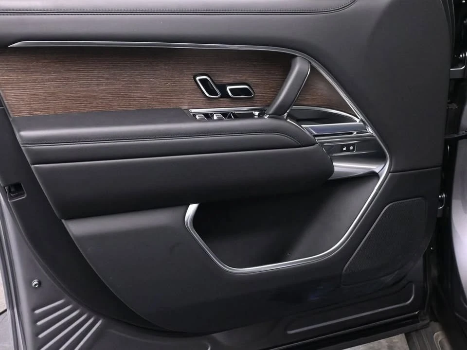 2024 Land Rover Range Rover L460 - Image 9 of 19