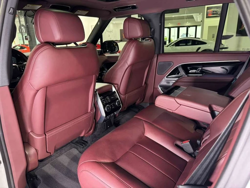 2024 Land Rover Range Rover L460 - Image 11 of 12