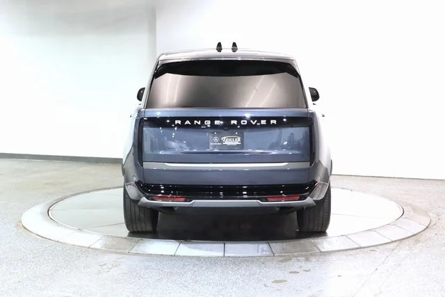 2024 Land Rover Range Rover L460 - Image 11 of 12