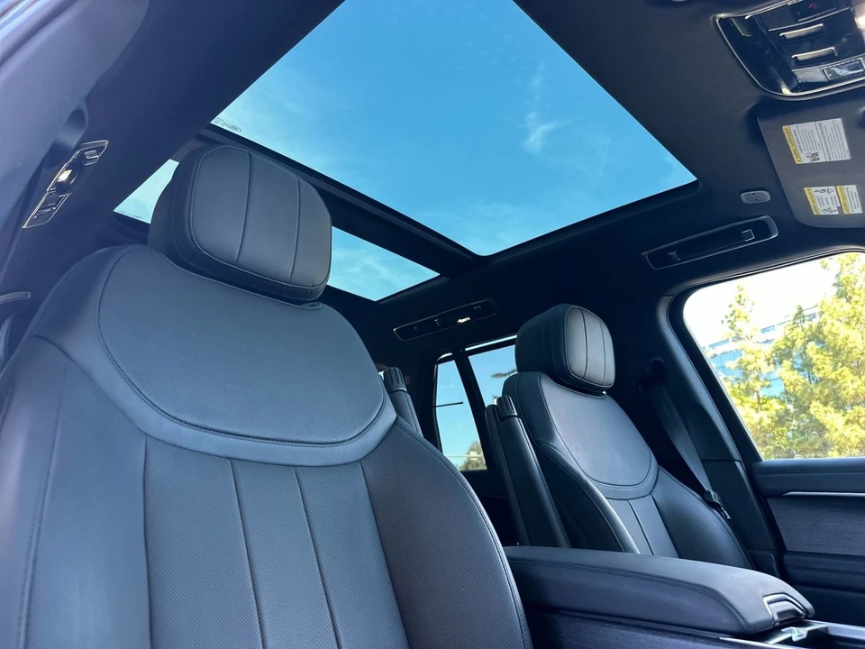 2024 Land Rover Range Rover L460 - Image 17 of 31