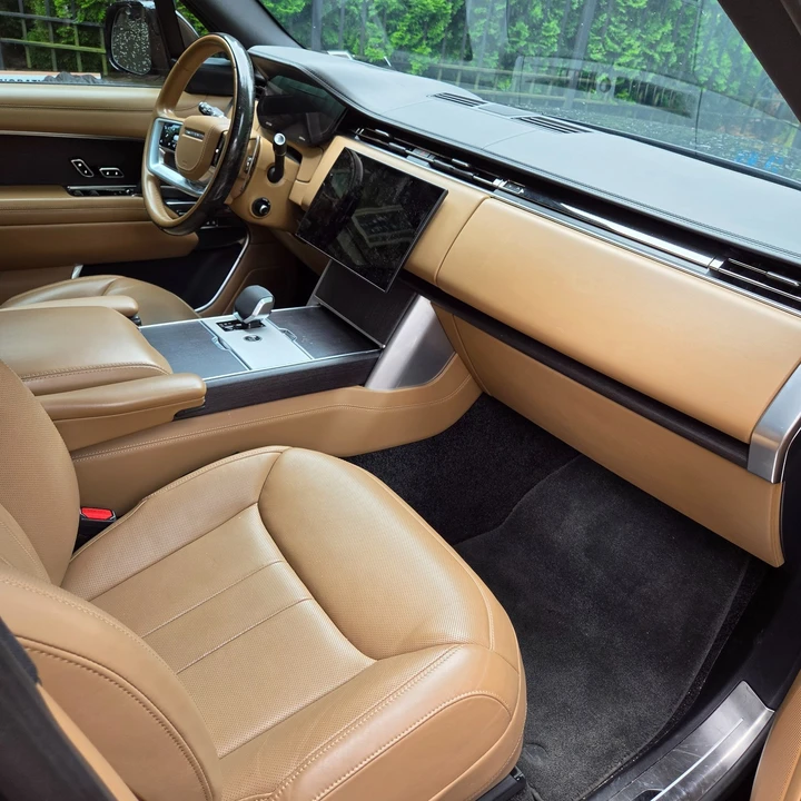 2024 Land Rover Range Rover L460 - Image 29 of 31