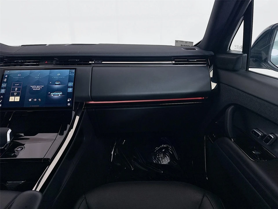 2024 Land Rover - Image 24 of 31