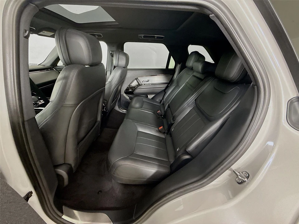 2024 Land Rover - Image 18 of 31