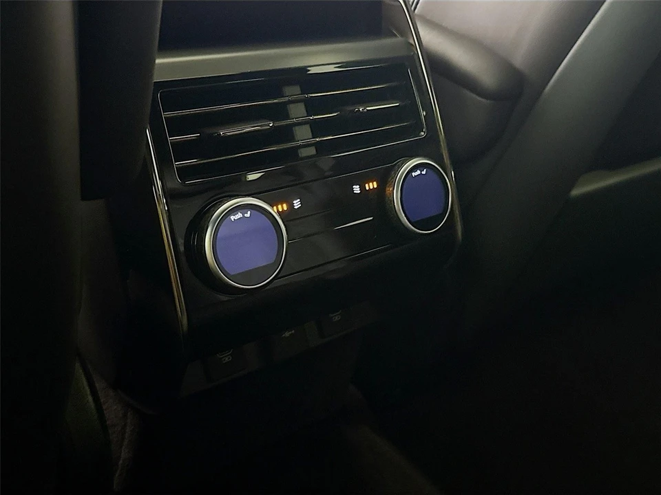 2024 Land Rover - Image 19 of 31