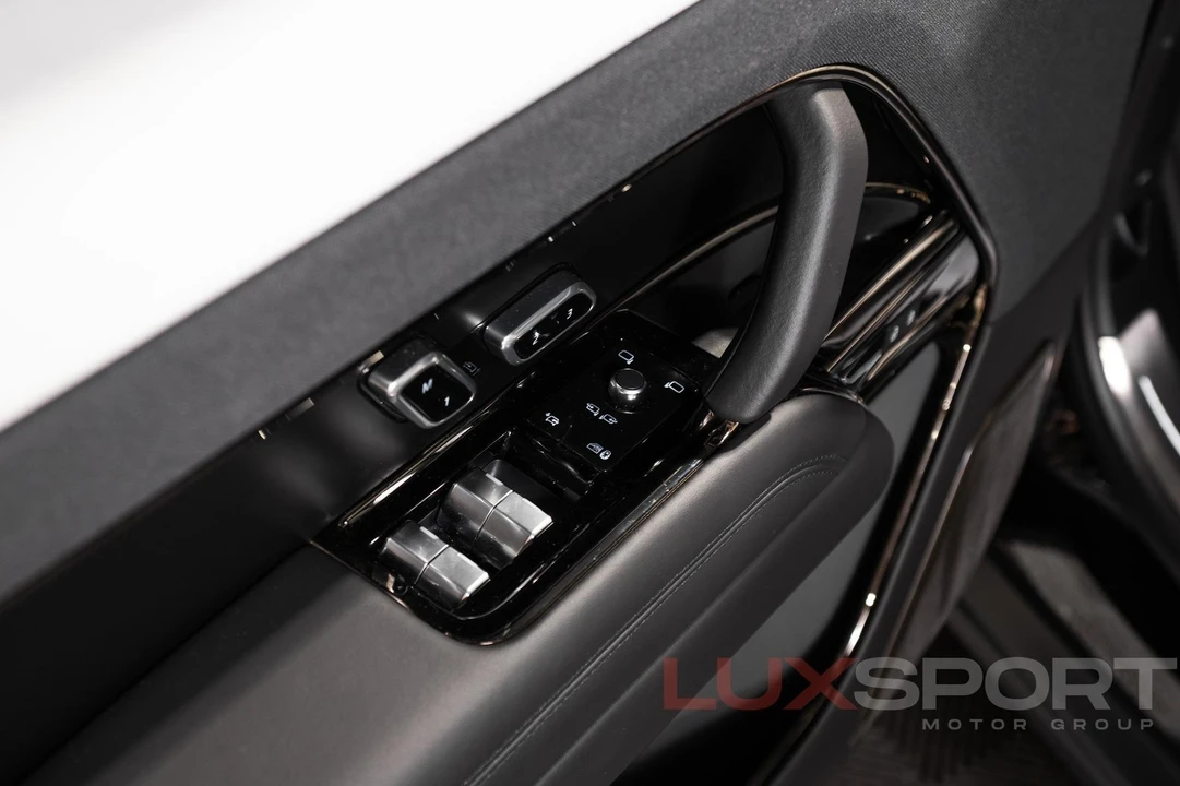 2024 Land Rover Range Rover Sport SV L461 - Image 22 of 31