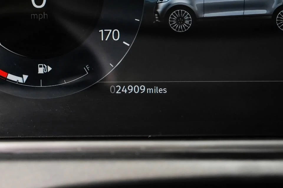 2024 Land Rover Range Rover Velar - Image 9 of 20