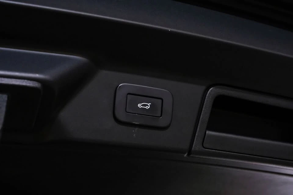 2024 Land Rover Range Rover Velar - Image 6 of 20