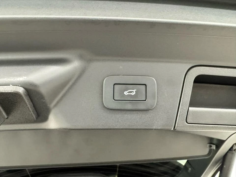 2024 Land Rover Range Rover Velar - Image 8 of 20