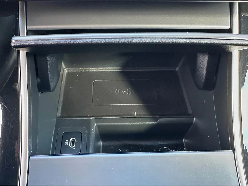 2024 Land Rover Range Rover Velar - Image 17 of 20