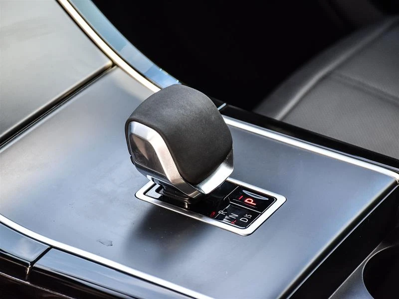 2024 Land Rover Range Rover Velar - Image 6 of 10