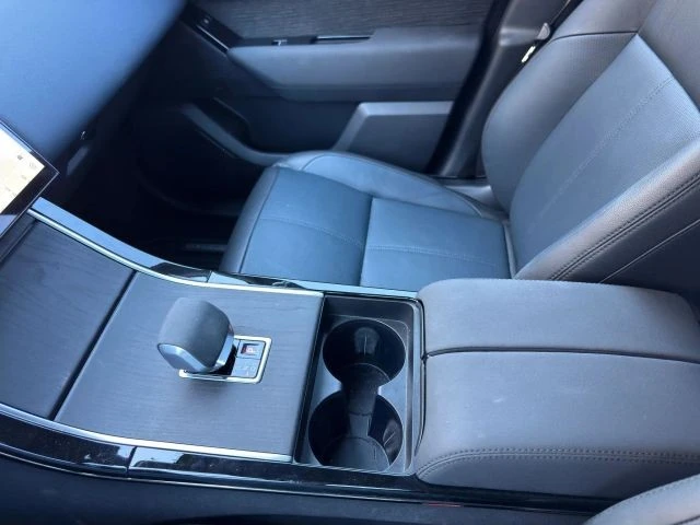 2024 Land Rover Range Rover Velar - Image 18 of 21