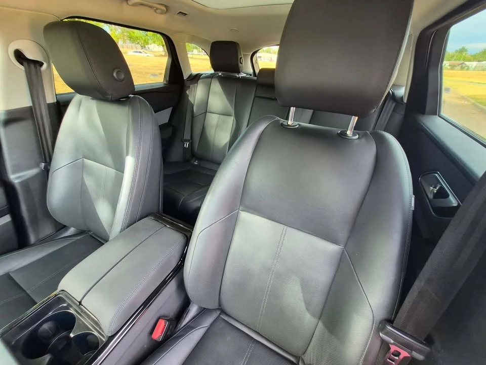 2024 Land Rover Range Rover Velar - Image 11 of 14
