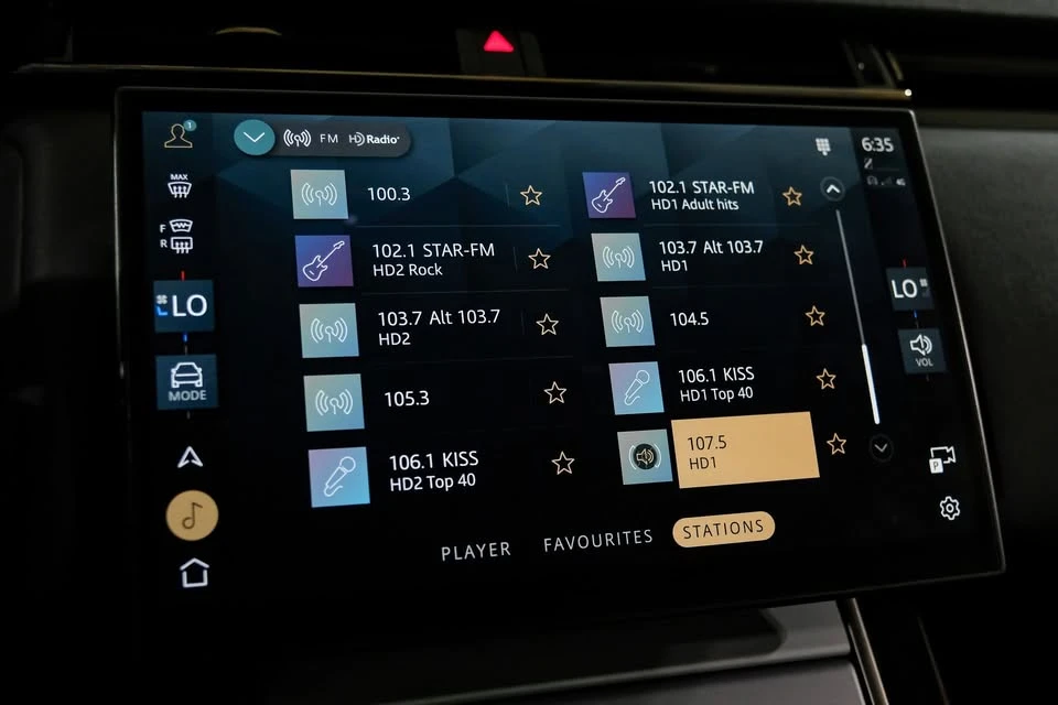 2024 Land Rover Range Rover Velar - Image 4 of 20
