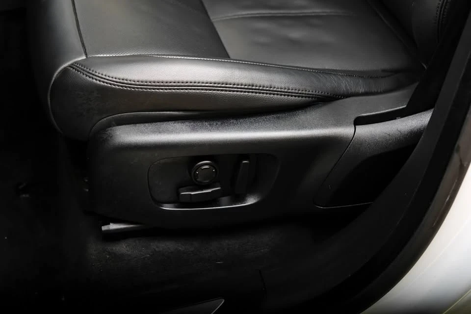 2024 Land Rover Range Rover Velar - Image 2 of 20