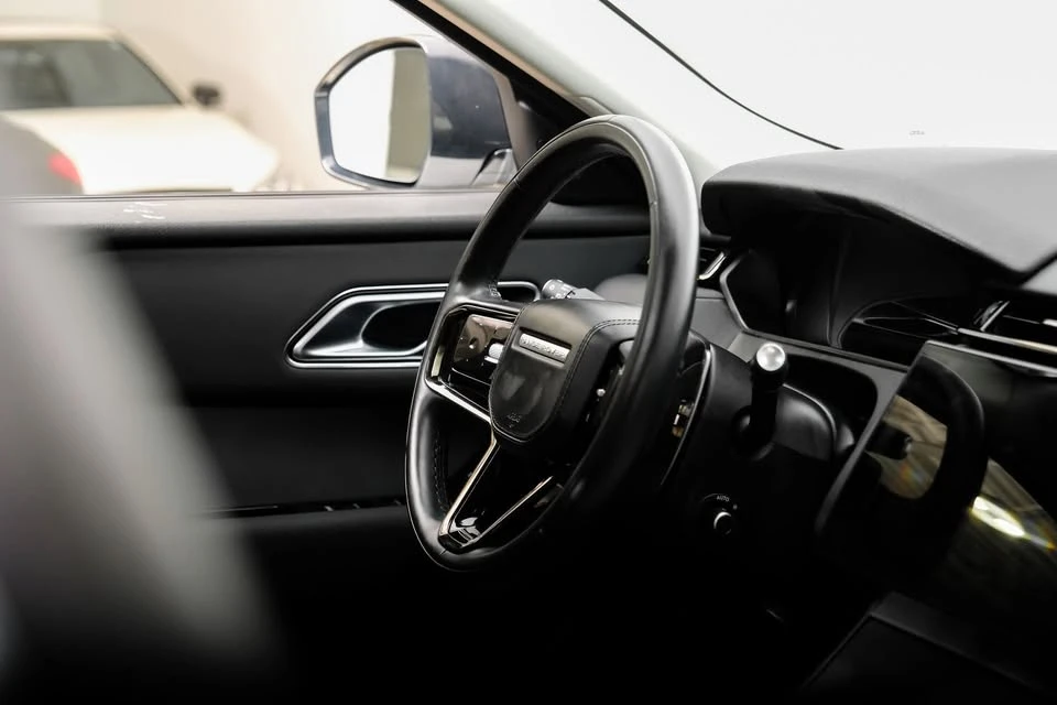 2024 Land Rover Range Rover Velar - Image 18 of 20