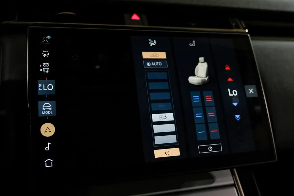 2024 Land Rover Range Rover Velar - Image 15 of 20