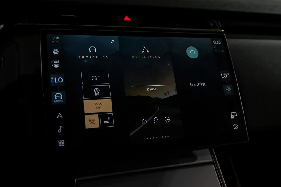 2024 Land Rover Range Rover Velar - Image 10 of 20