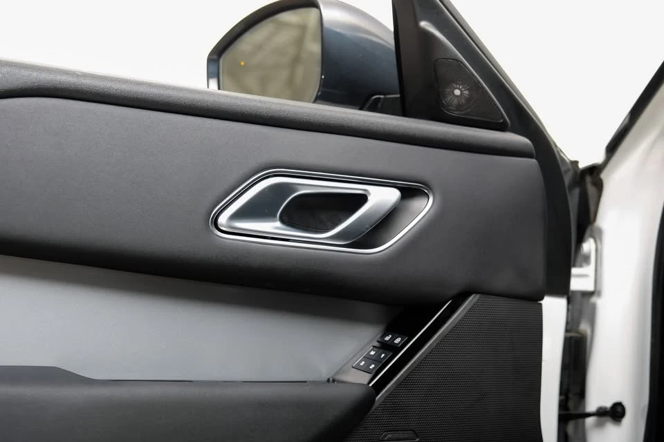 2024 Land Rover Range Rover Velar - Image 17 of 20