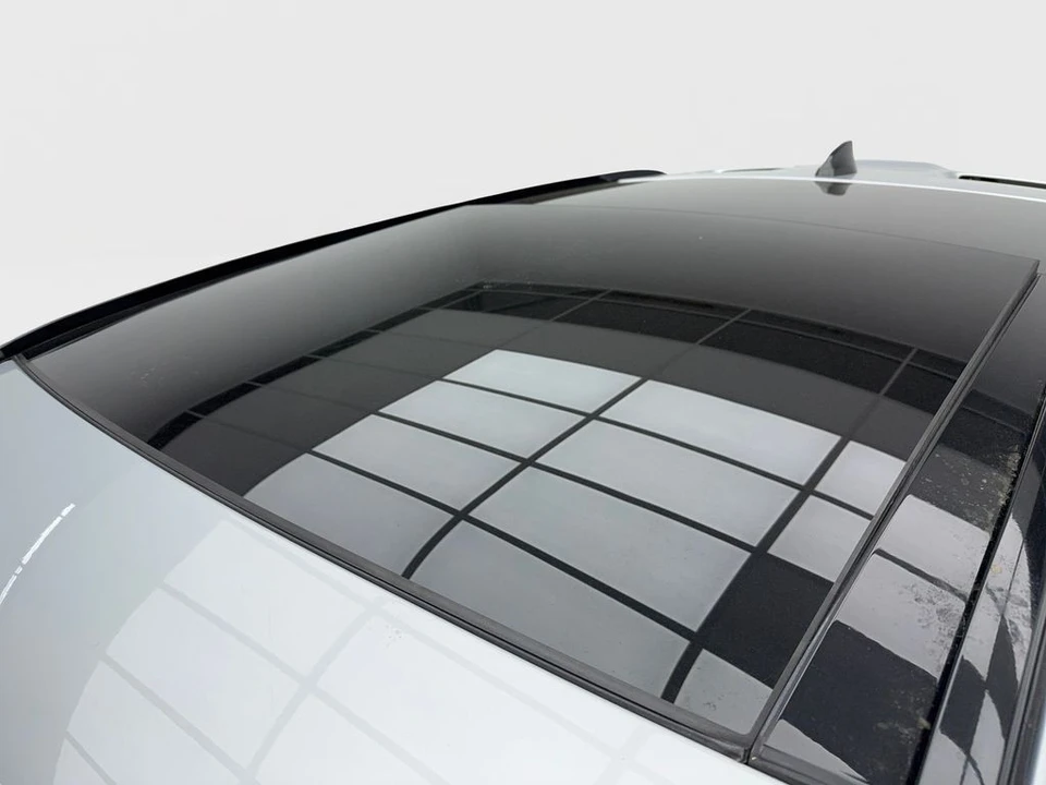 2024 Land Rover Range Rover Velar - Image 11 of 21