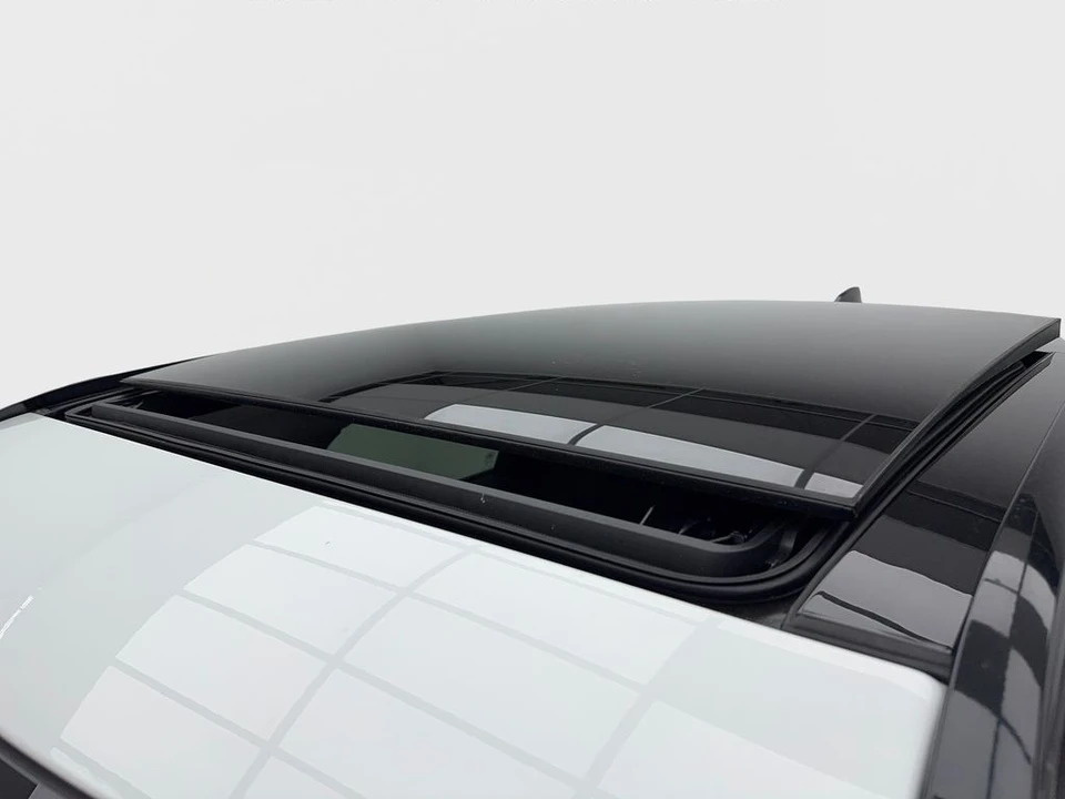 2024 Land Rover Range Rover Velar - Image 11 of 12