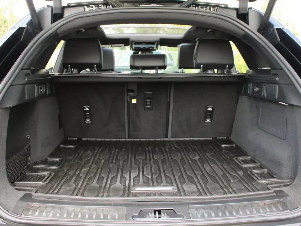 2024 Land Rover Range Rover Velar - Image 14 of 16