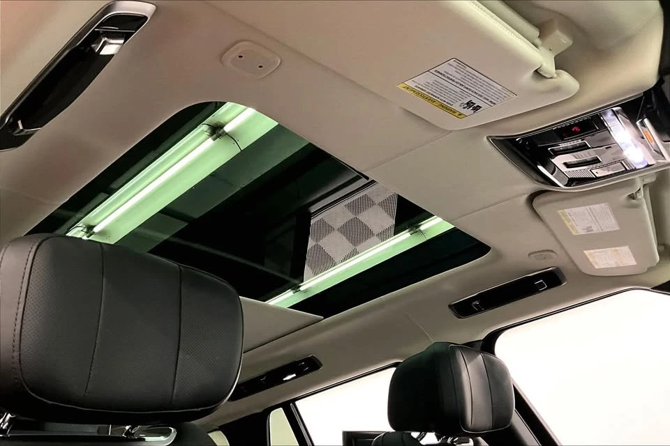 2024 Land Rover Range Rover L460 - Image 14 of 17