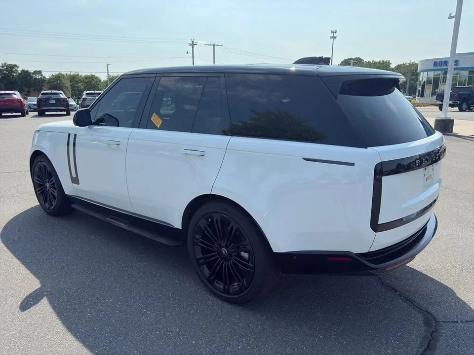 2024 Land Rover Range Rover L460 - Image 5 of 14