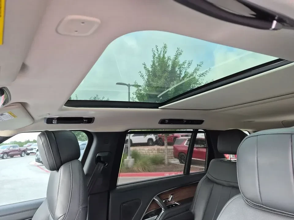2024 Land Rover Range Rover L460 - Image 19 of 20