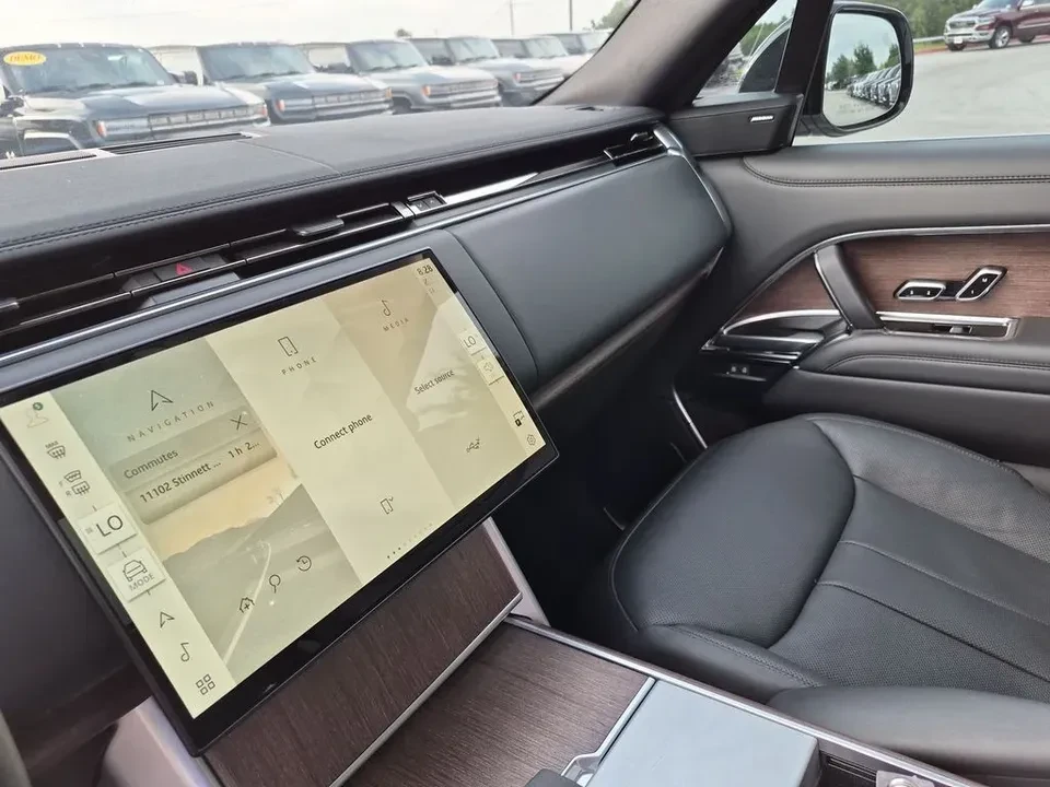 2024 Land Rover Range Rover L460 - Image 15 of 20
