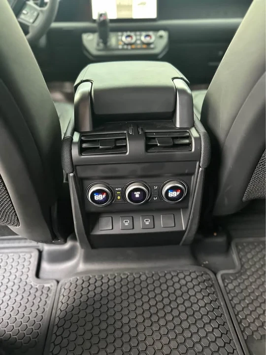 2024 Land Rover Defender L663 - Image 7 of 14