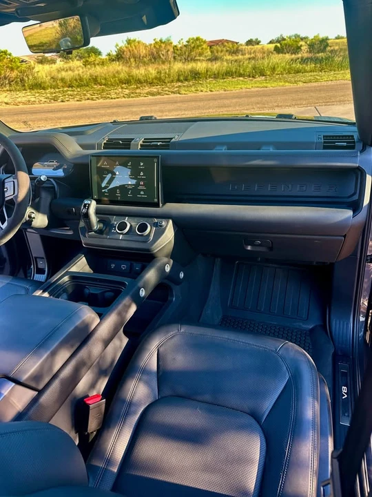 2024 Land Rover Defender V8 - Image 7 of 19
