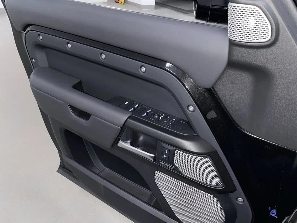 2024 Land Rover Defender L663 - Image 12 of 19