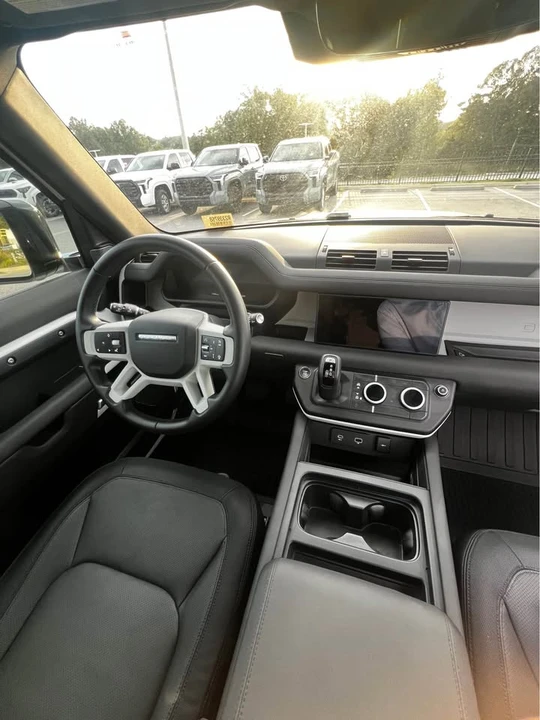 2024 Land Rover Defender L663 - Image 5 of 9