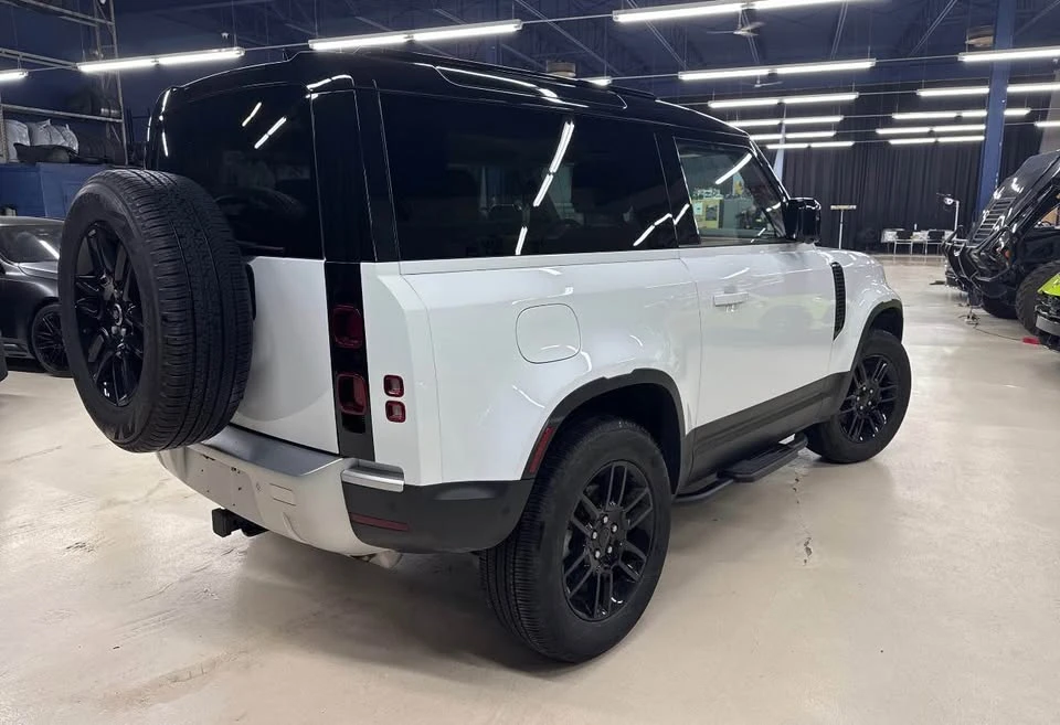 2024 Land Rover Defender L663 - Image 4 of 10