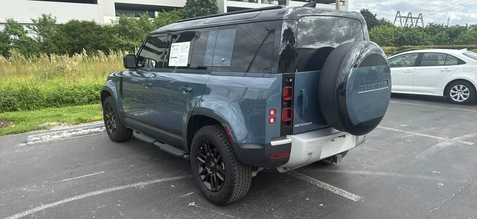 2024 Land Rover Defender L663 - Image 2 of 3