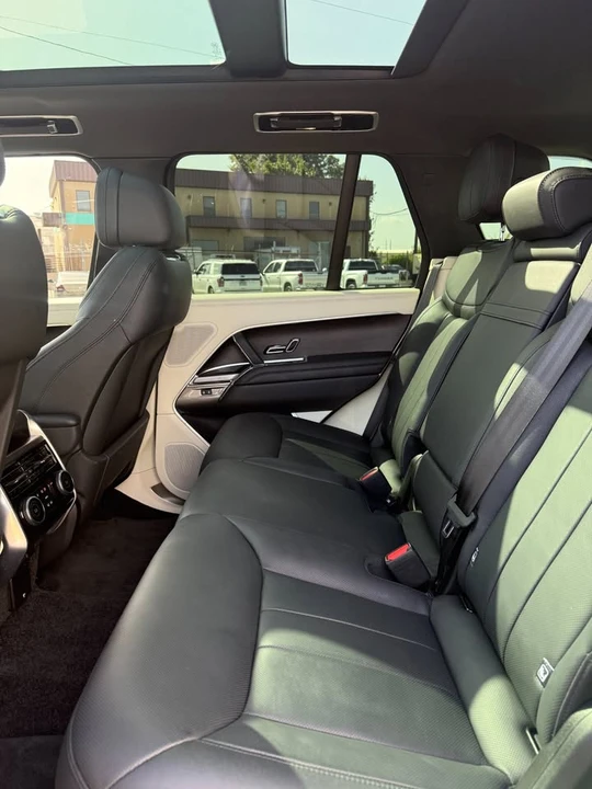 2024 Land Rover Range Rover L460 - Image 9 of 10