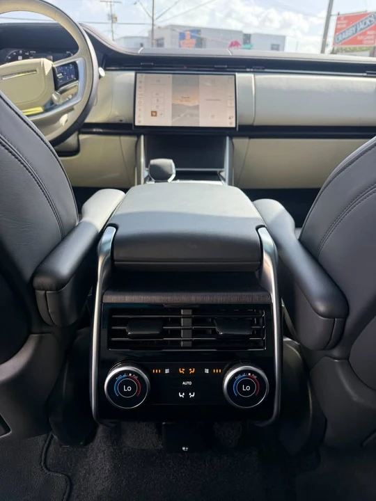 2024 Land Rover Range Rover L460 - Image 10 of 10