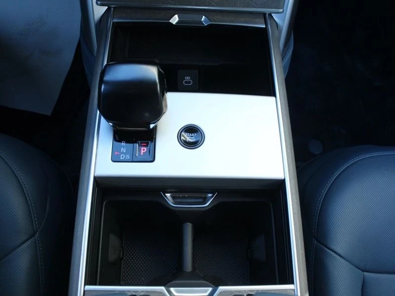 2024 Land Rover Range Rover L460 - Image 13 of 20