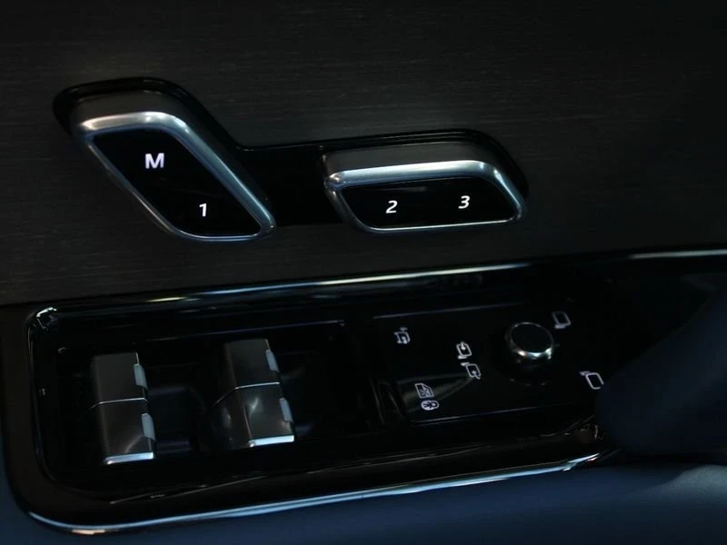 2024 Land Rover Range Rover L460 - Image 18 of 20