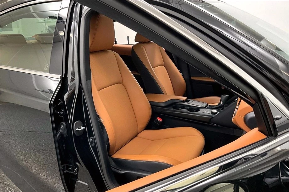 2024 Lexus IS 3rd Gen - Image 13 of 17