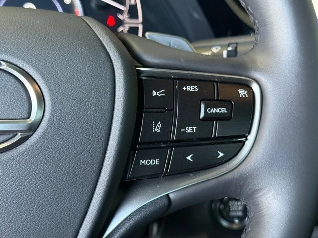 2024 Lexus ES 7th Gen - Image 25 of 31