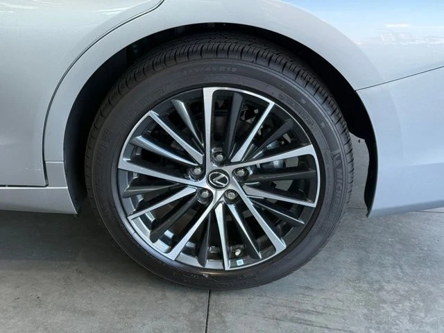 2024 Lexus ES 7th Gen - Image 15 of 31