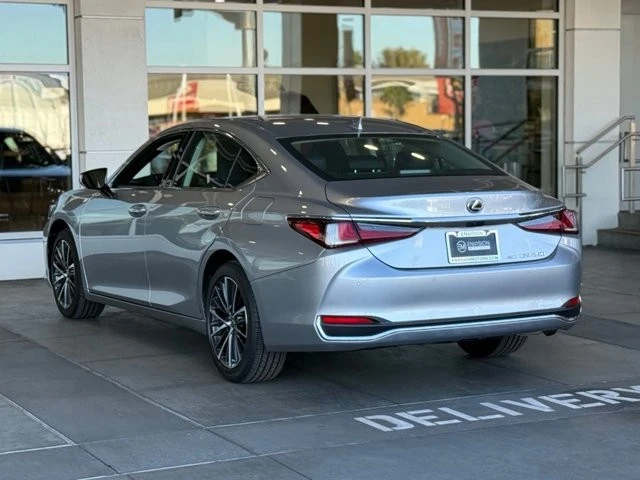 2024 Lexus ES 7th Gen - Image 9 of 31