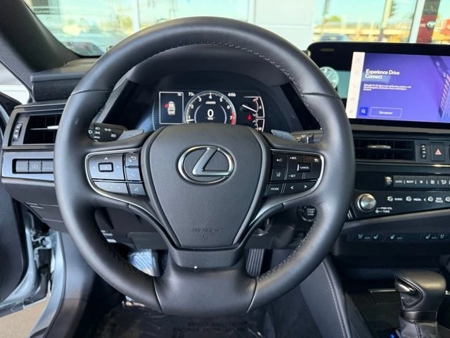 2024 Lexus ES 7th Gen - Image 23 of 31