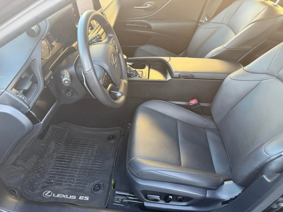 2024 Lexus ES 7th Gen - Image 10 of 20
