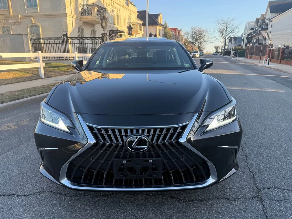 2024 Lexus ES 7th Gen - Image 2 of 20