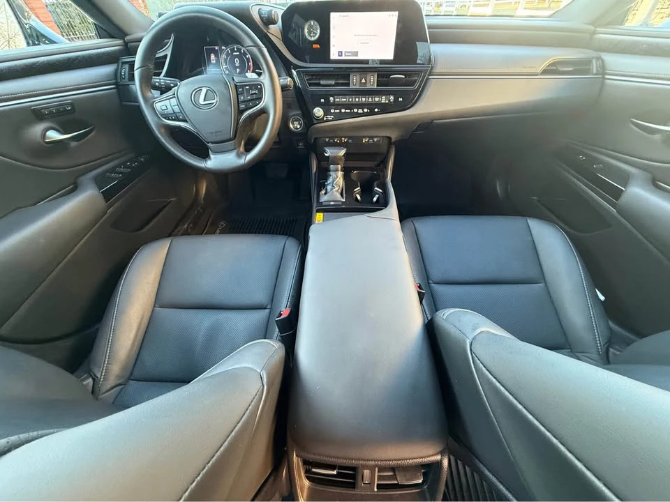 2024 Lexus ES 7th Gen - Image 14 of 20