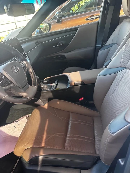 2024 Lexus ES 7th Gen - Image 4 of 6