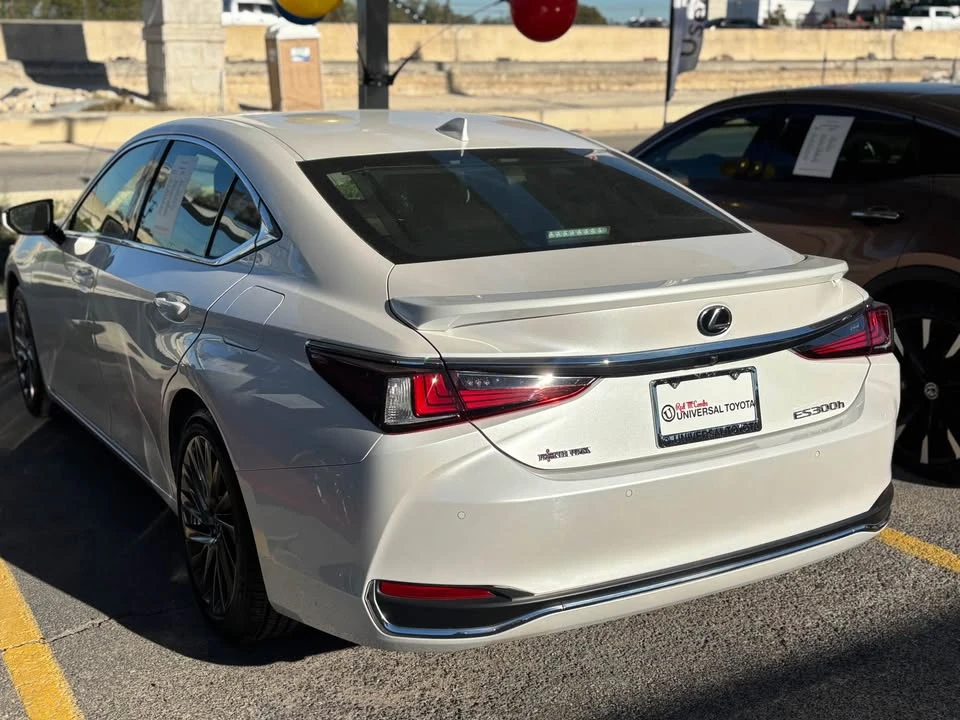 2024 Lexus ES 7th Gen - Image 4 of 4
