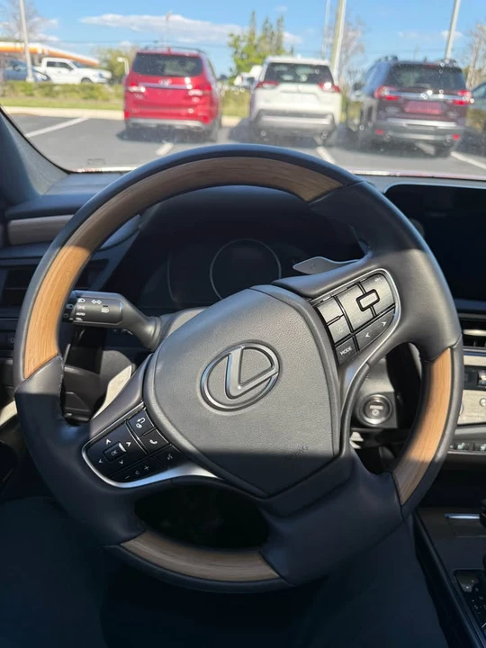 2024 Lexus ES 7th Gen - Image 7 of 12